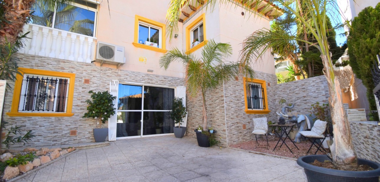 Sale - Detached Villa -
Orihuela Costa - Playa Flamenca