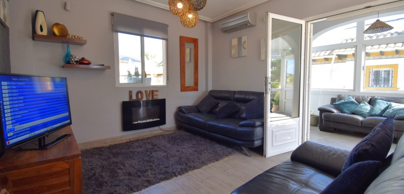 Sale - Detached Villa -
Orihuela Costa - Playa Flamenca