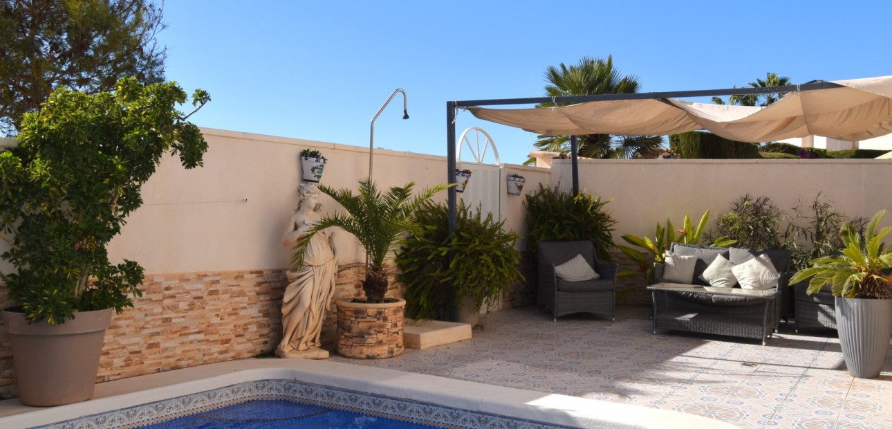 Sale - Detached Villa -
Orihuela Costa - Playa Flamenca