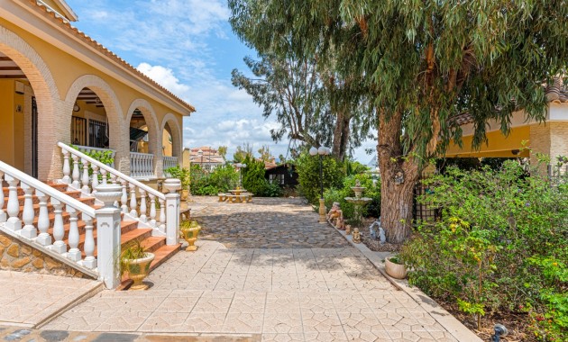 Herverkoop - Villa -
Jacarilla