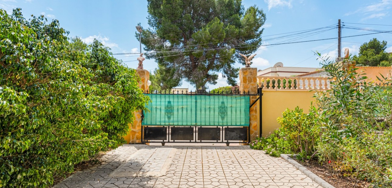 Herverkoop - Villa -
Jacarilla