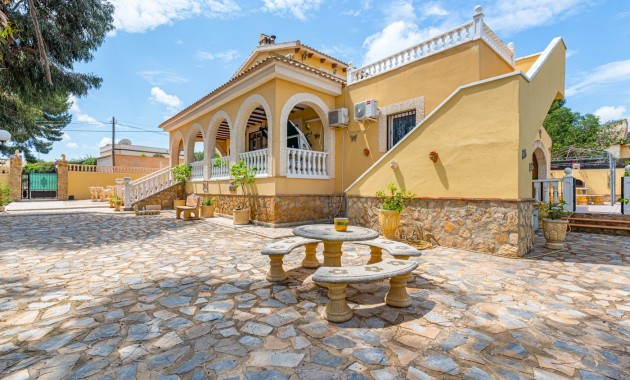 Herverkoop - Villa -
Jacarilla