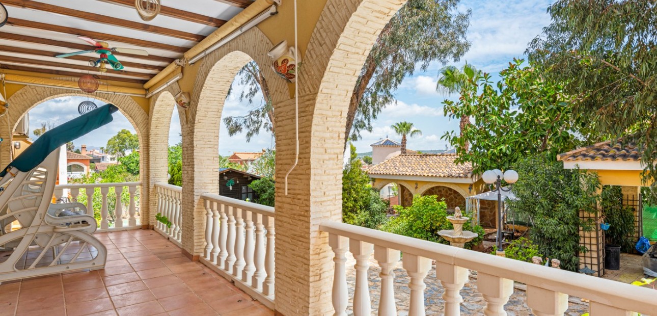 Herverkoop - Villa -
Jacarilla