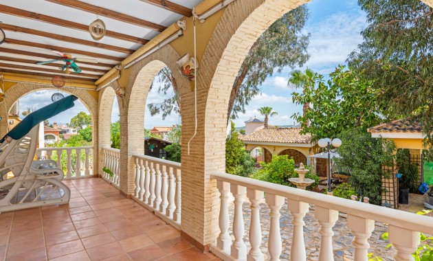 Herverkoop - Villa -
Jacarilla