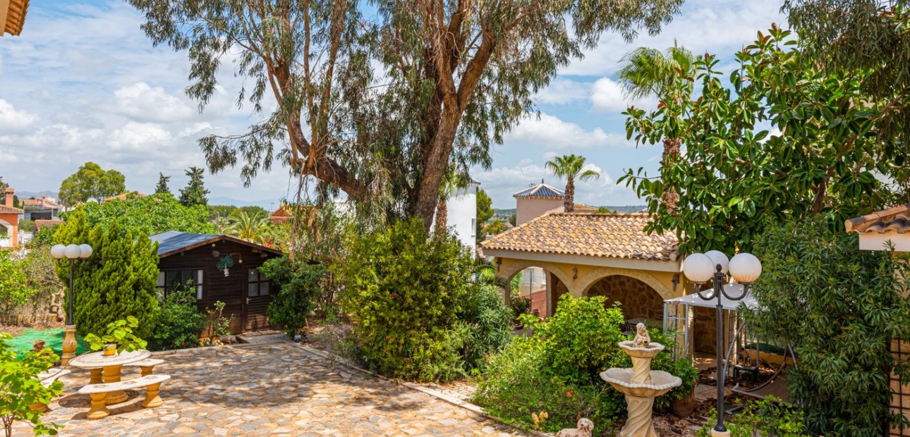 Herverkoop - Villa -
Jacarilla