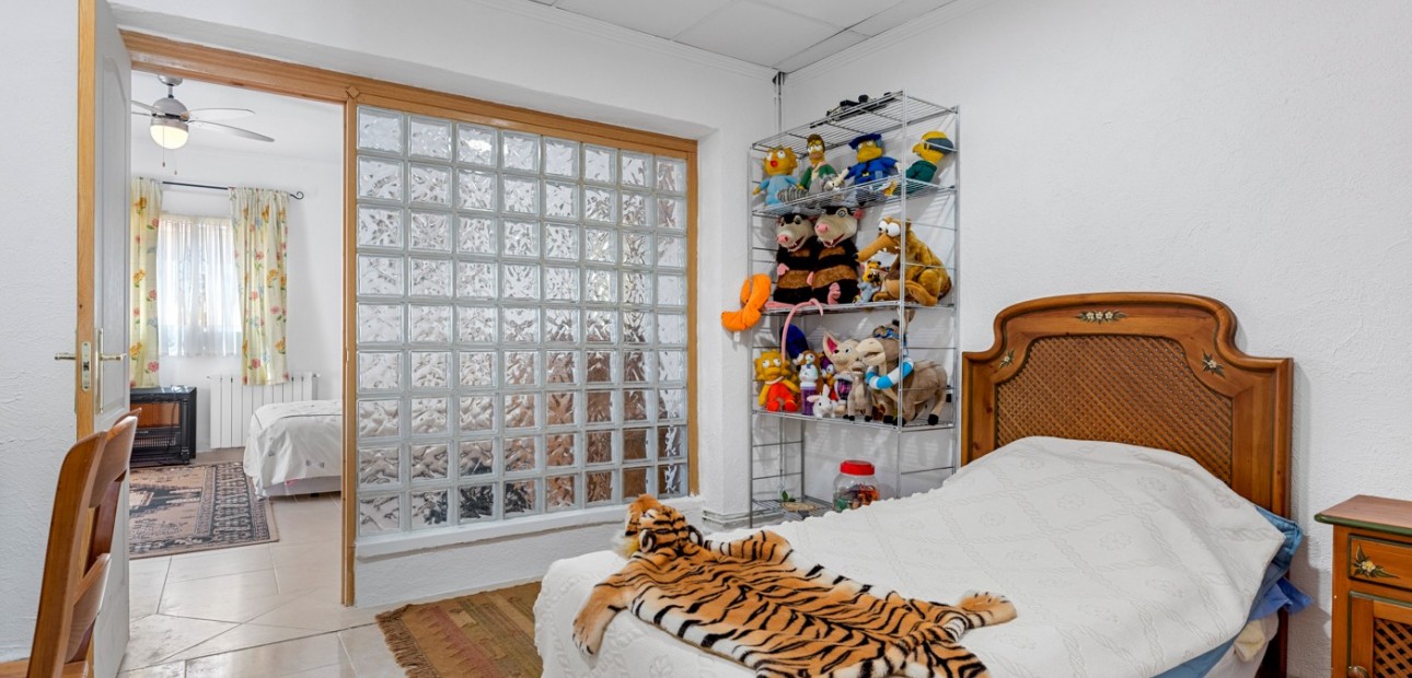 Herverkoop - Villa -
Jacarilla