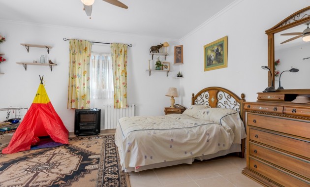 Herverkoop - Villa -
Jacarilla