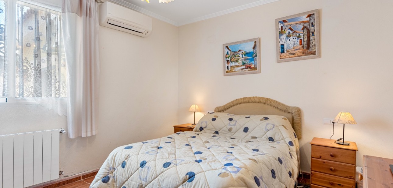 Herverkoop - Villa -
Jacarilla