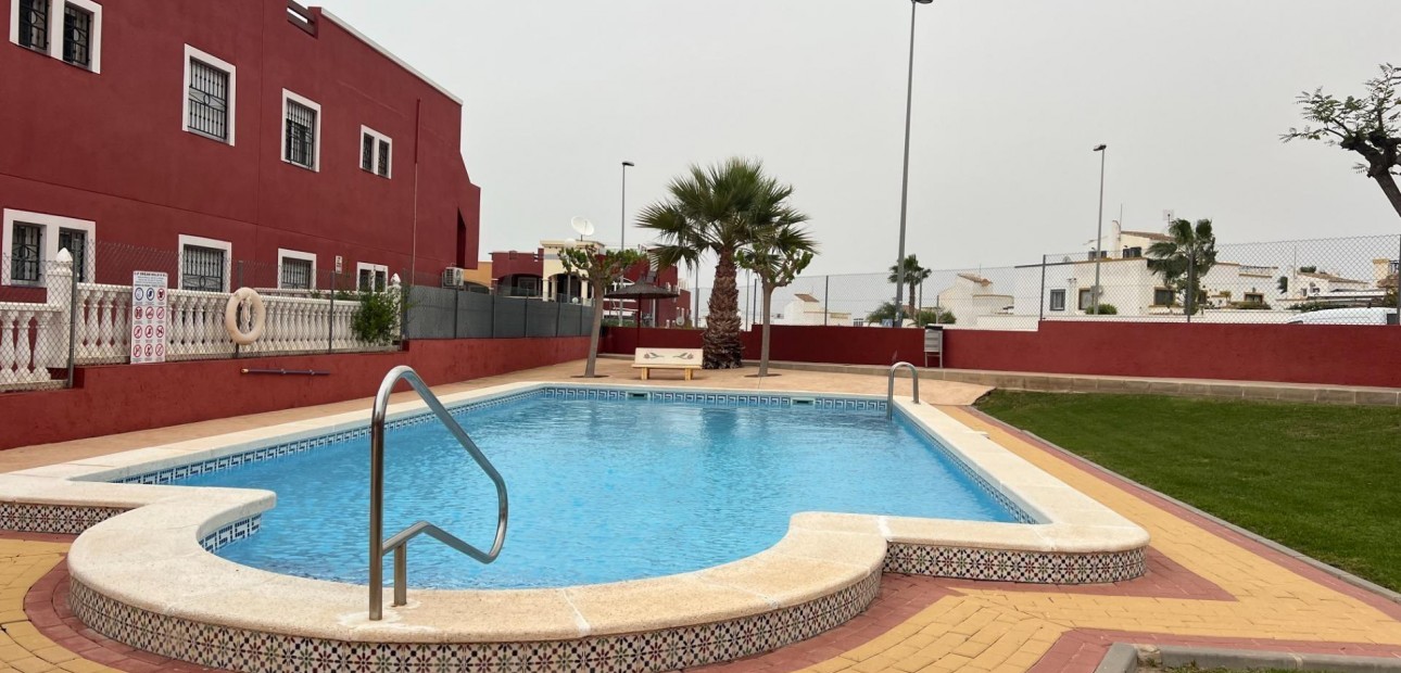 Venta - Bungalow -
Orihuela Costa - Los Altos