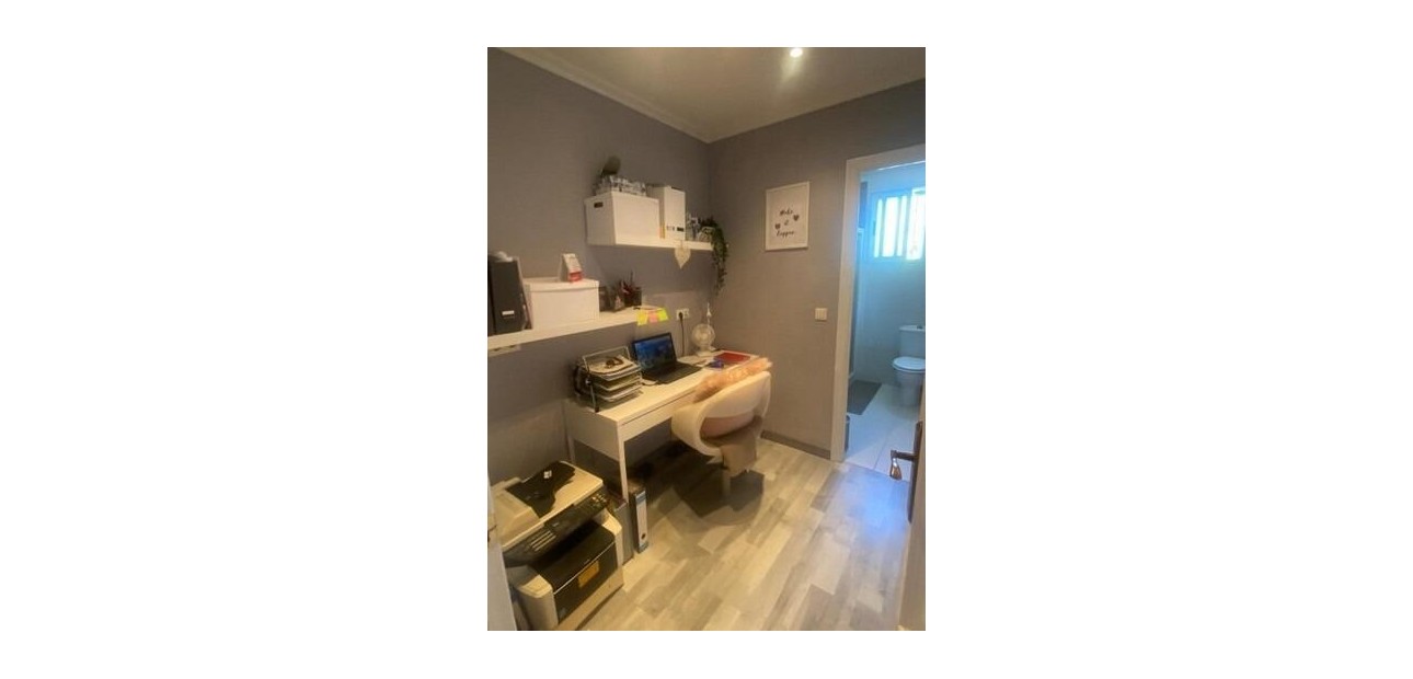 Herverkoop - Country House -
Albatera - Pueblo 11