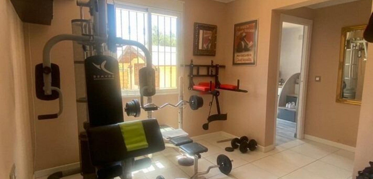 Herverkoop - Country House -
Albatera - Pueblo 11