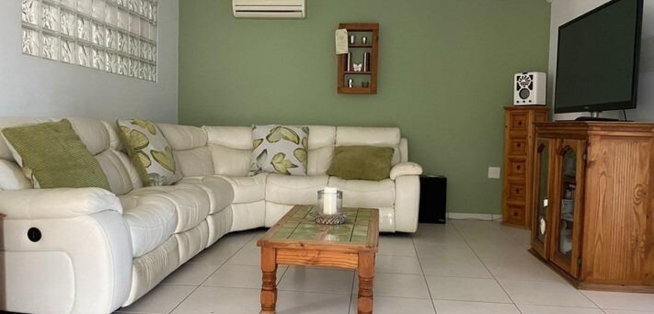 Herverkoop - Country House -
Albatera - Pueblo 11