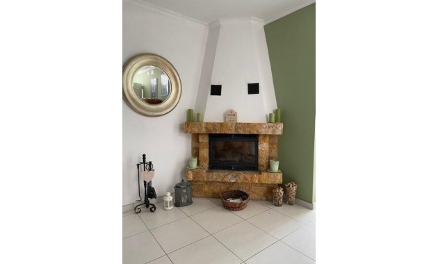 Herverkoop - Country House -
Albatera - Pueblo 11