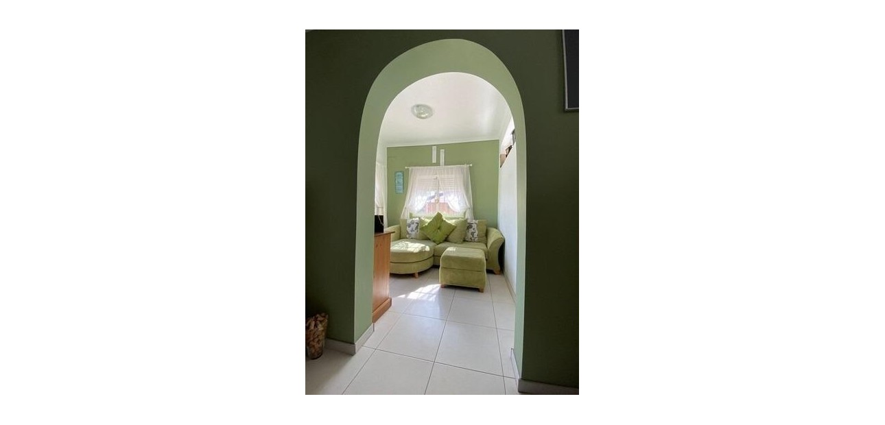 Herverkoop - Country House -
Albatera - Pueblo 11