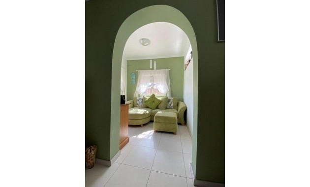 Herverkoop - Country House -
Albatera - Pueblo 11