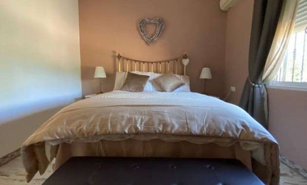 Herverkoop - Country House -
Albatera - Pueblo 11