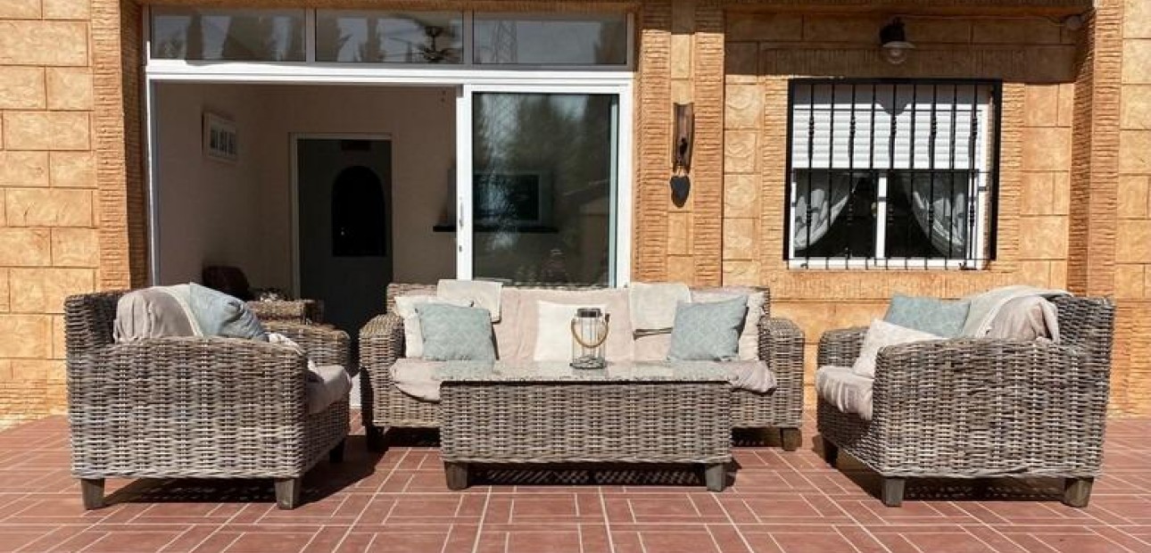 Herverkoop - Country House -
Albatera - Pueblo 11