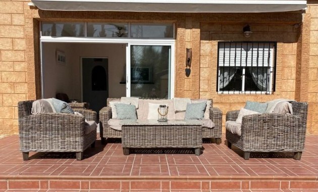 Herverkoop - Country House -
Albatera - Pueblo 11