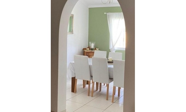 Herverkoop - Country House -
Albatera - Pueblo 11