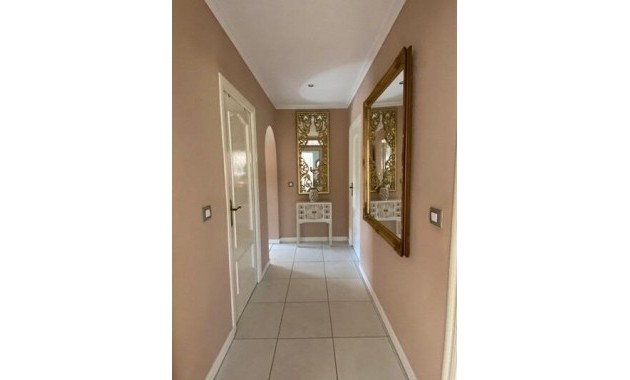 Herverkoop - Country House -
Albatera - Pueblo 11