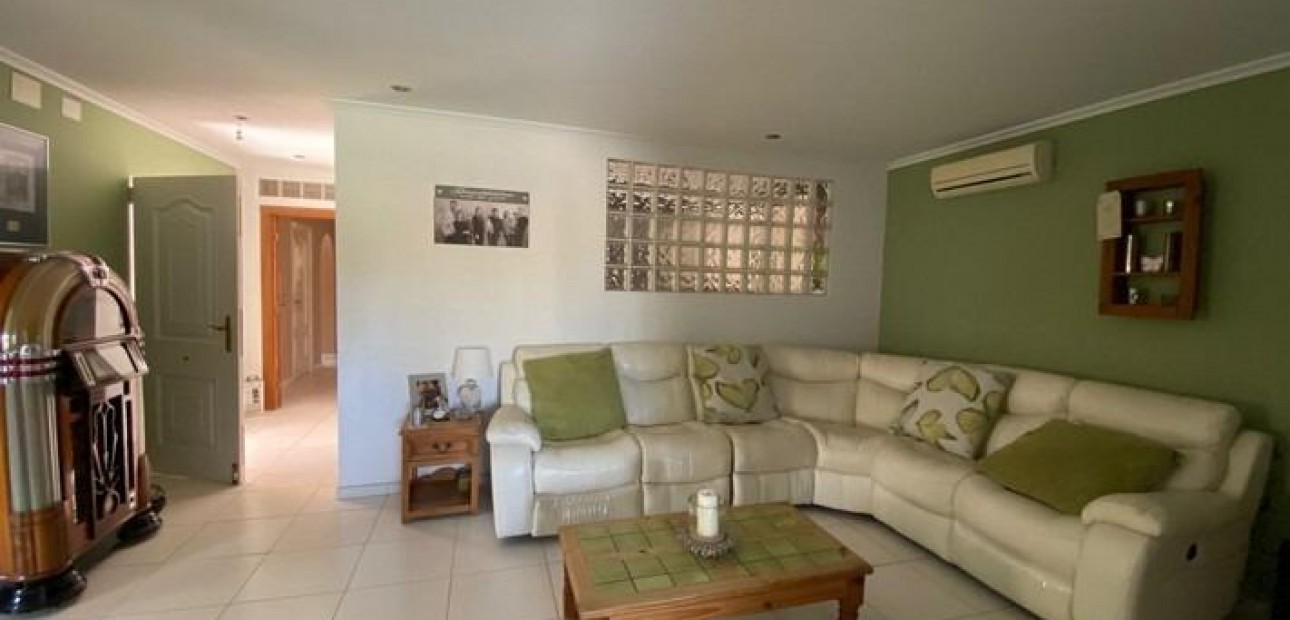 Herverkoop - Country House -
Albatera - Pueblo 11