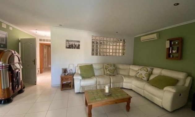 Herverkoop - Country House -
Albatera - Pueblo 11