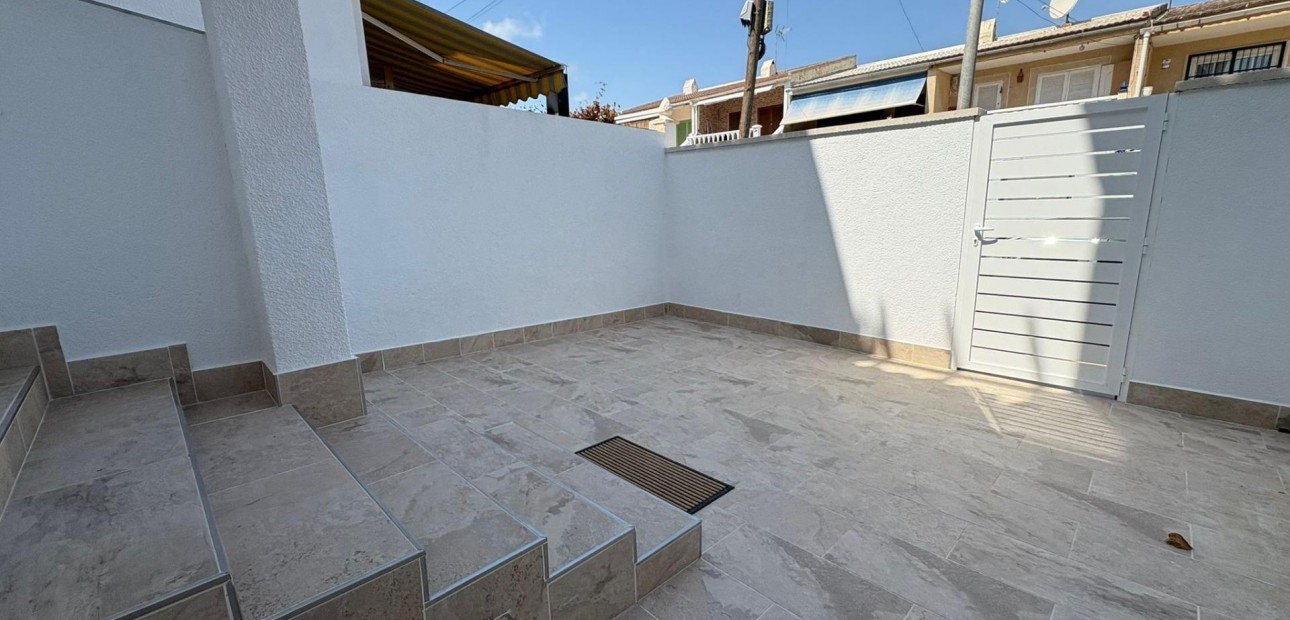 Herverkoop - Terraced house -
Torrevieja - torrevieja