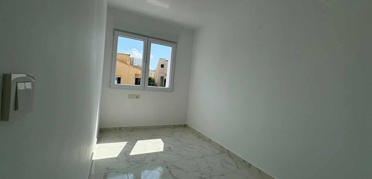 Herverkoop - Terraced house -
Torrevieja - torrevieja