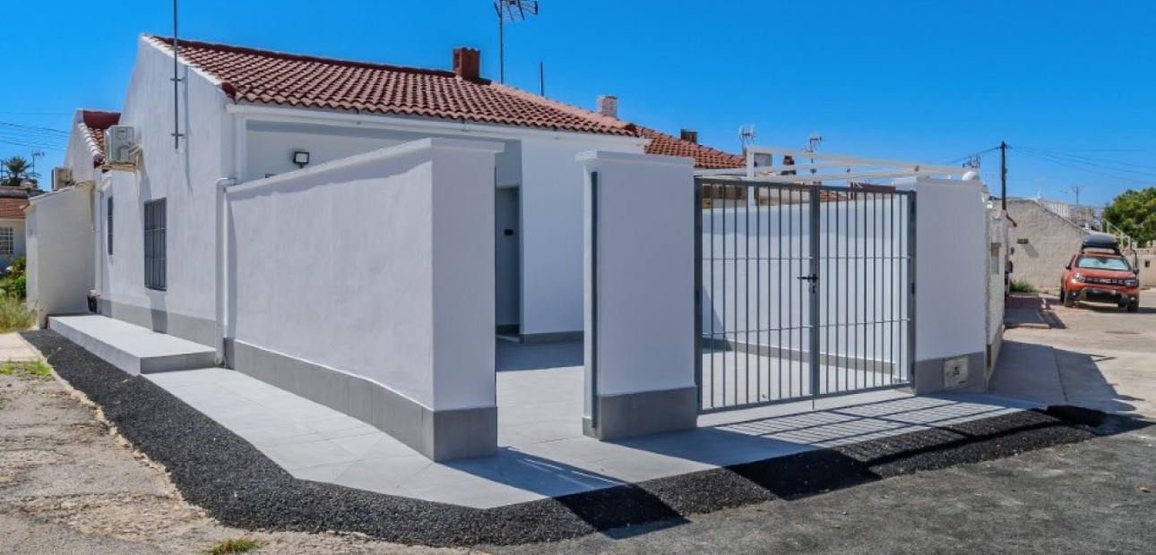 Herverkoop - Bungalow -
Torrevieja