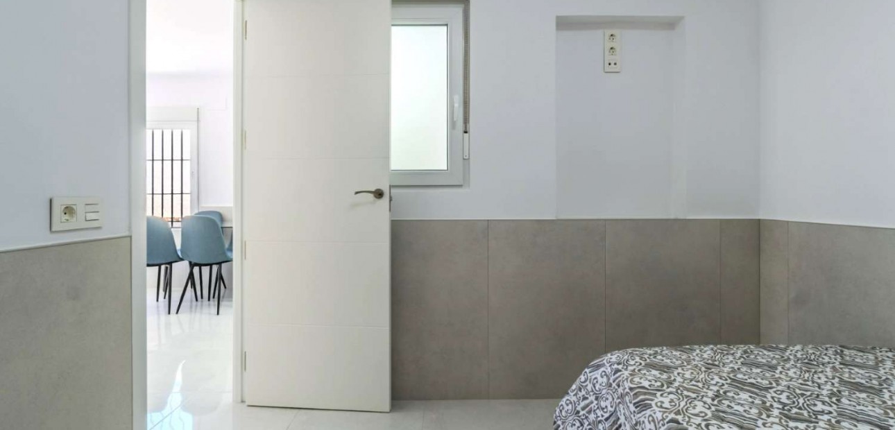 Herverkoop - Bungalow -
Torrevieja