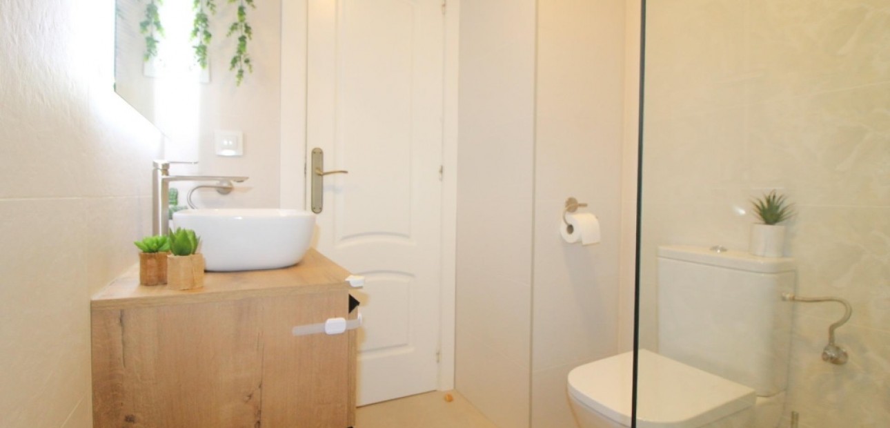 Herverkoop - Appartement / flat -
Torrevieja - La veleta