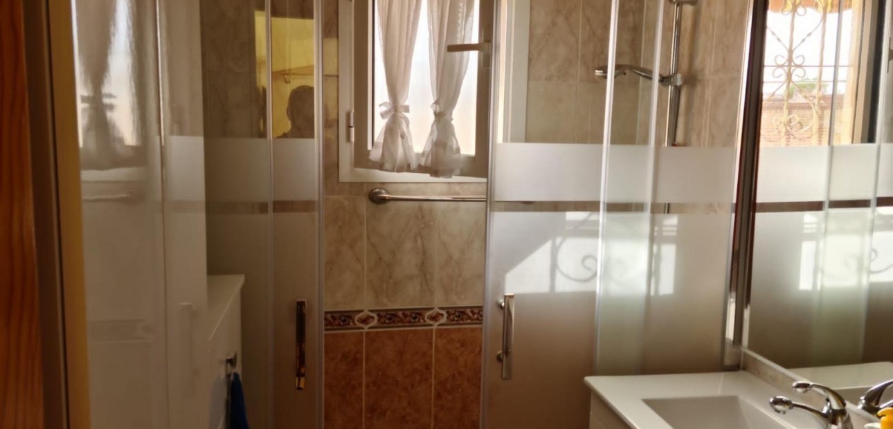 Herverkoop - Bungalow -
Torrevieja - La Siesta - El Salado - Torreta