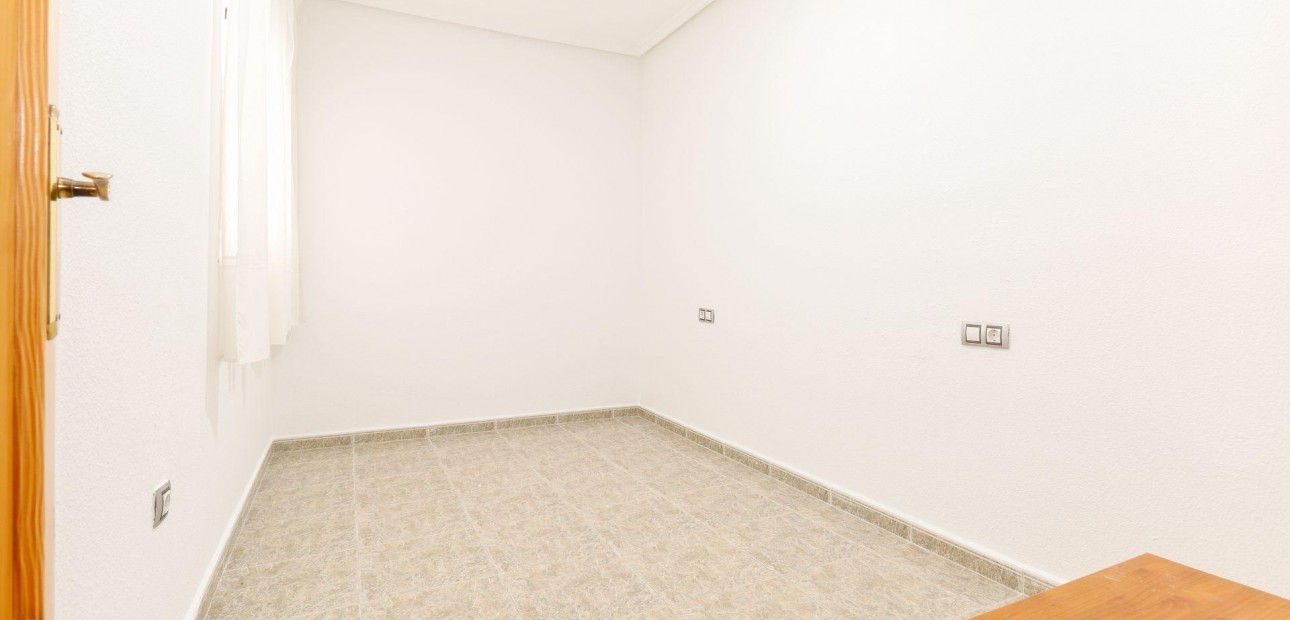 Herverkoop - Appartement / flat -
Torrevieja - torrevieja