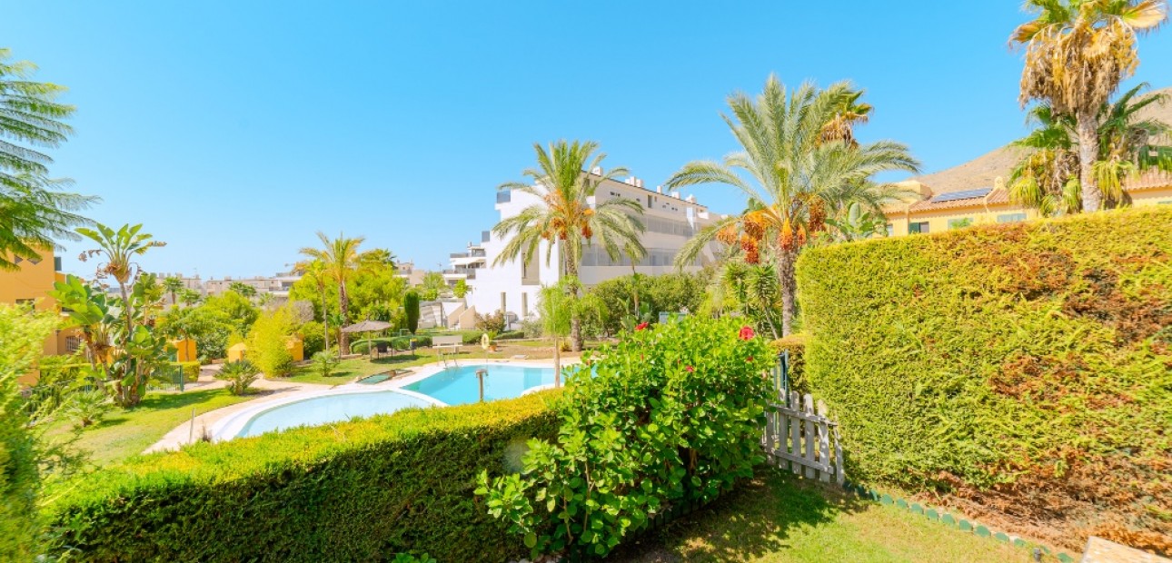 Herverkoop - Adosado -
Finestrat