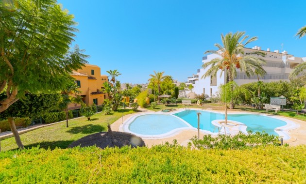 Herverkoop - Adosado -
Finestrat