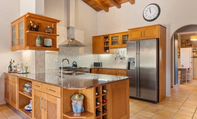 Herverkoop - Finca / Country Property -
Catral