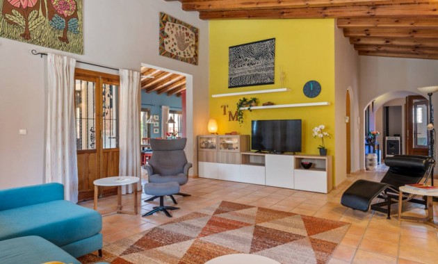 Herverkoop - Finca / Country Property -
Catral