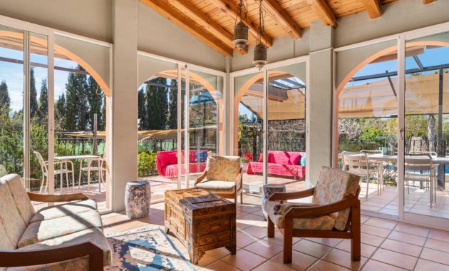 Herverkoop - Finca / Country Property -
Catral