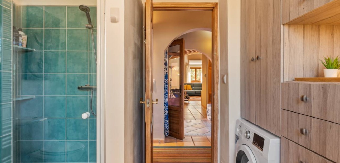 Herverkoop - Finca / Country Property -
Catral