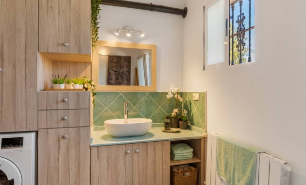 Herverkoop - Finca / Country Property -
Catral