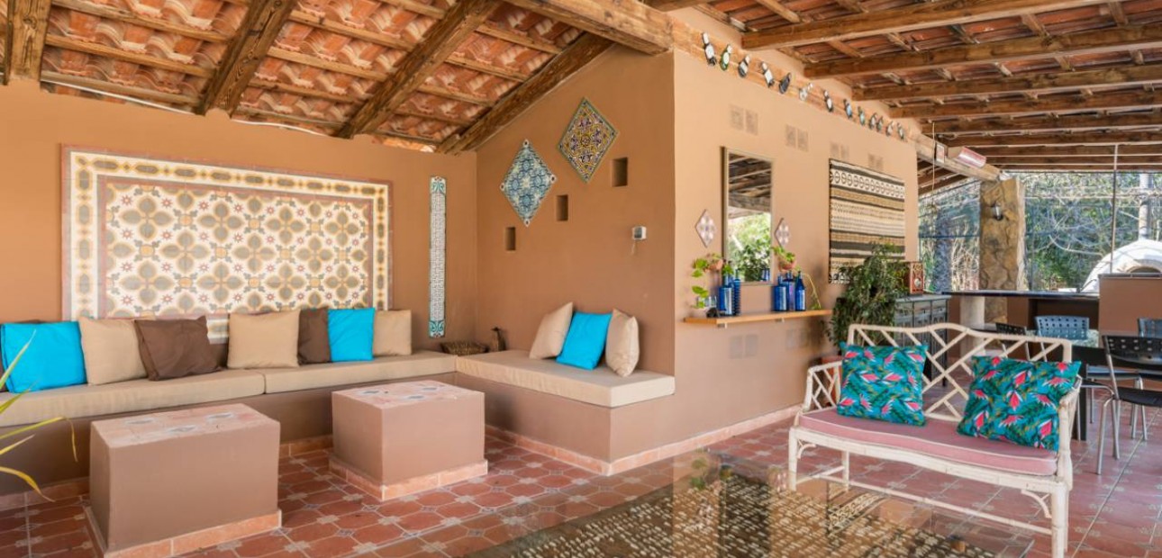 Herverkoop - Finca / Country Property -
Catral