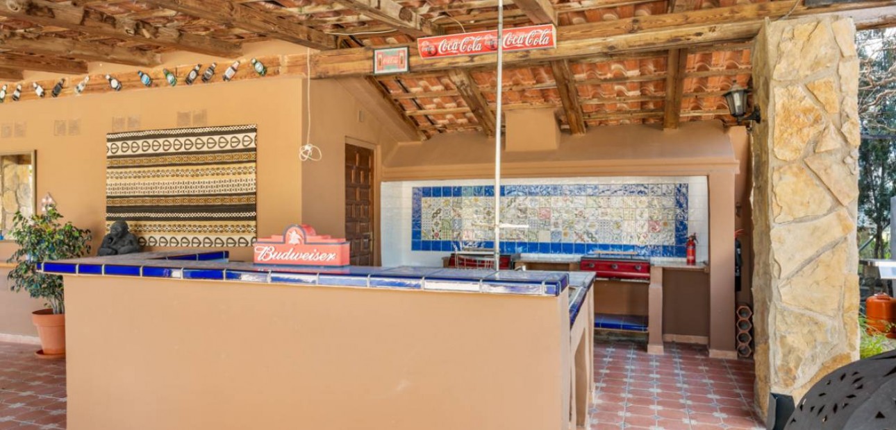 Herverkoop - Finca / Country Property -
Catral