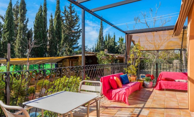 Herverkoop - Finca / Country Property -
Catral