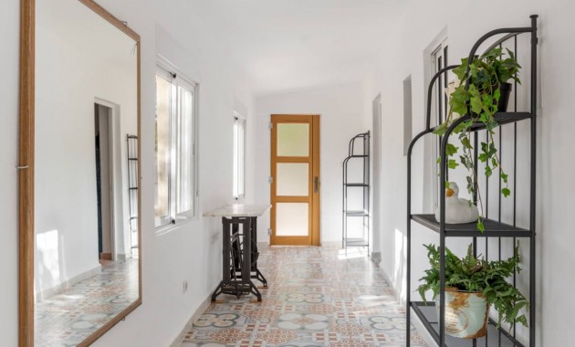 Herverkoop - Finca / Country Property -
Catral