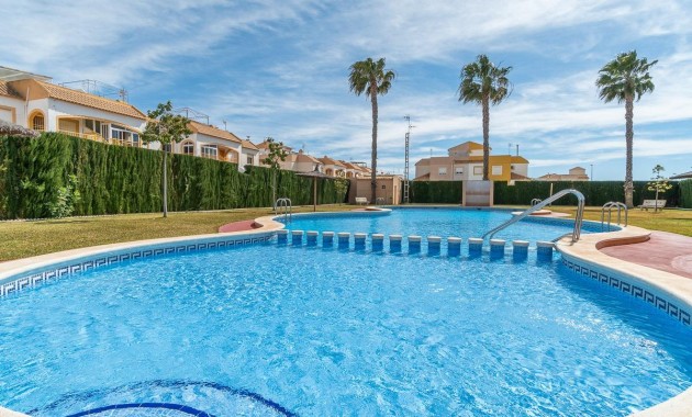 Venta - Terraced house -
Torrevieja - El limonar