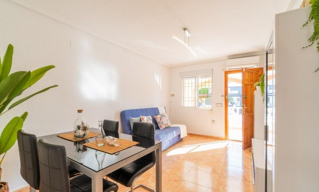 Venta - Terraced house -
Torrevieja - El limonar