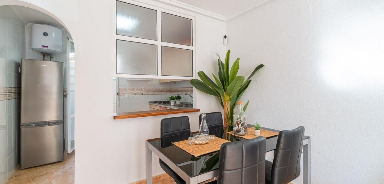 Venta - Terraced house -
Torrevieja - El limonar