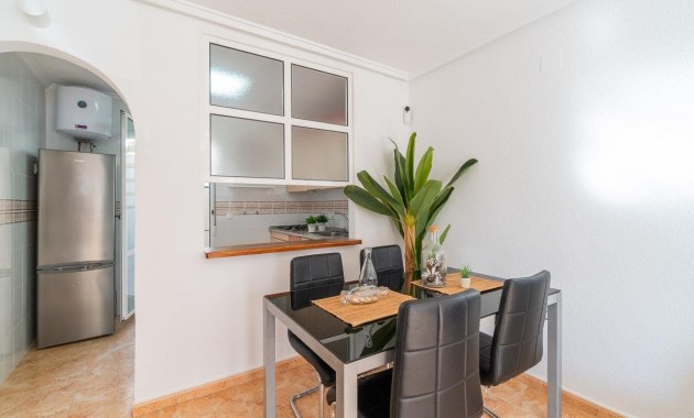 Venta - Terraced house -
Torrevieja - El limonar