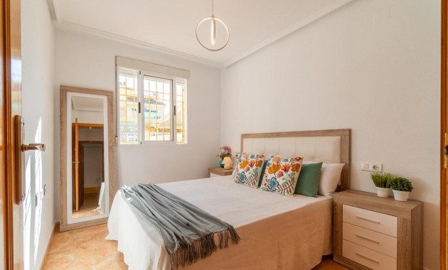 Venta - Terraced house -
Torrevieja - El limonar