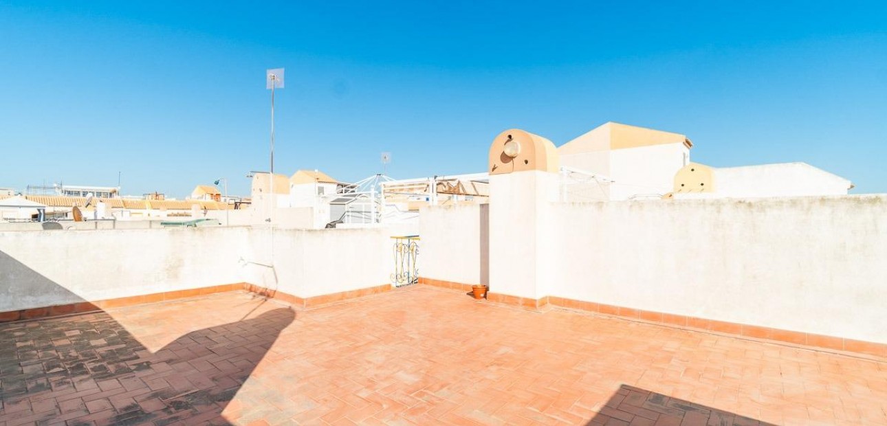 Venta - Terraced house -
Torrevieja - El limonar
